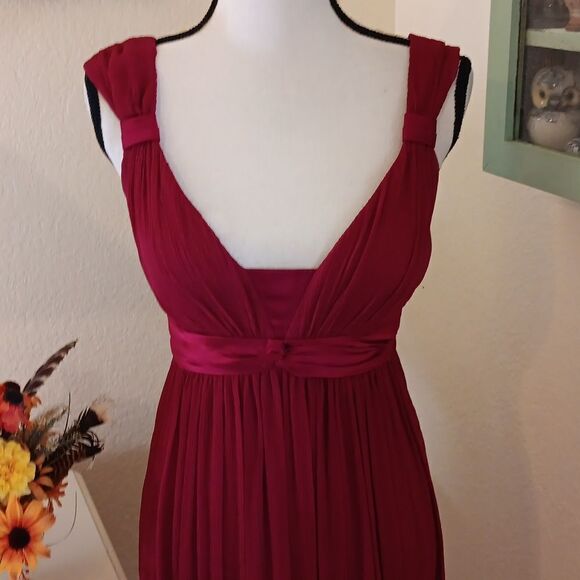 Maggie London Silk Dressy Dress - Picture 2 of 10